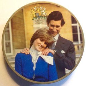 Collectible 1981 Prince Charles and Diana Royal Wedding Huntley and Palmers Tin